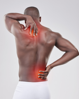 δισκοκήλη man in spine pain